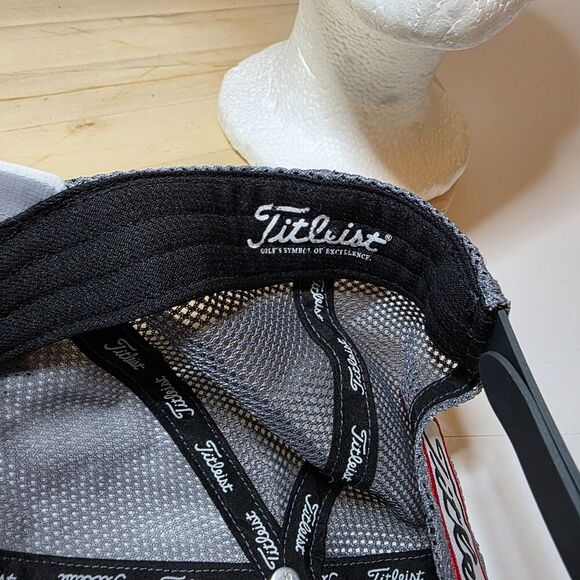 Titleist Pro V1 Golf Snapback Hat Mesh Back White With Grey Adjustable - Picture 8 of 9